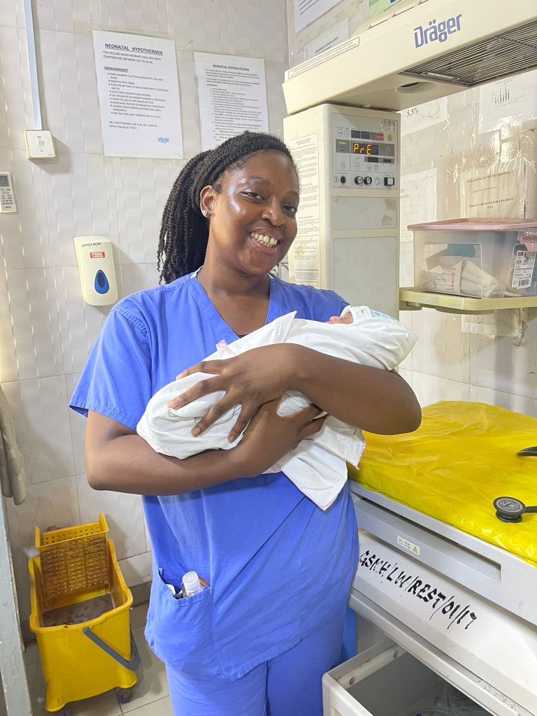 93e94b72-84bc-4e6f-ac75-41e0c58685b9-768x1024 (1)